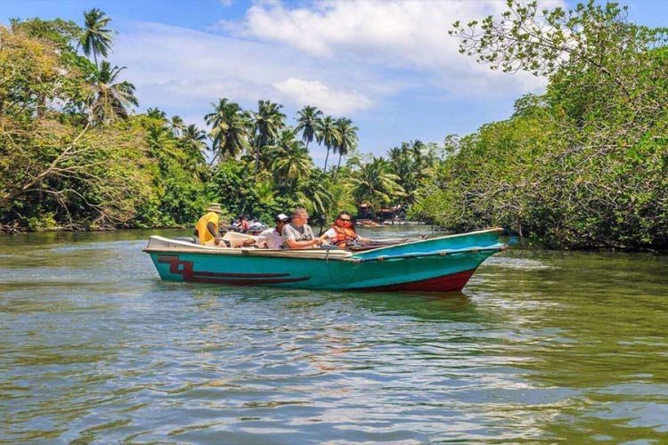 Balapitiya Boat Safari - Sri Lanka Beaches and tour packages