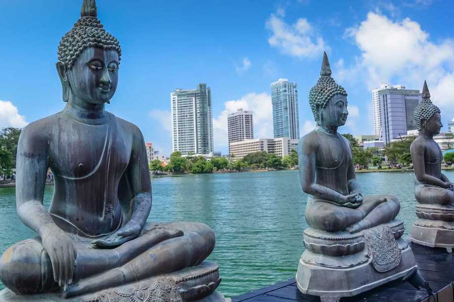 Gangaramaya (Buddhist) Temple - sri lanka adventure tours