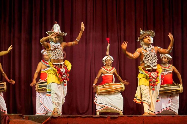 Traditional Kandyan Dance Show - Sri Lanka Local Tours 4 days