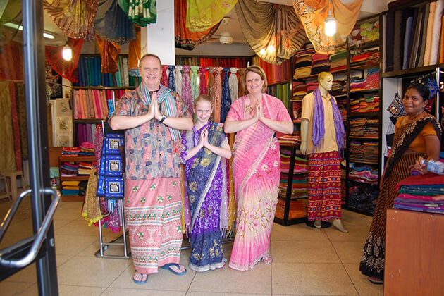 Discover 128+ sri lankan traditional dress super hot - seven.edu.vn